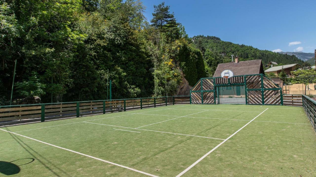 Vacanceole - Residence Les Gorges Rouges Guillaumes Exterior photo